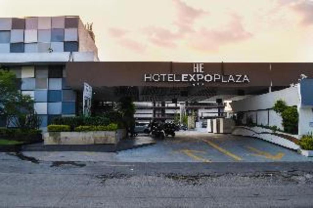 Hotel Portonovo Plaza Expo Zapopan Buitenkant foto