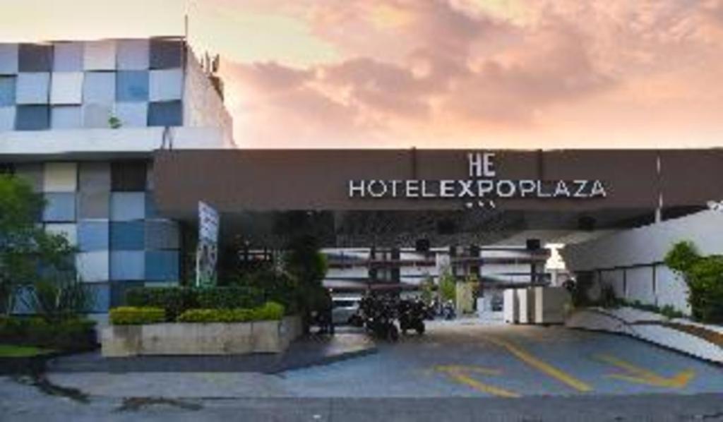 Hotel Portonovo Plaza Expo Zapopan Buitenkant foto