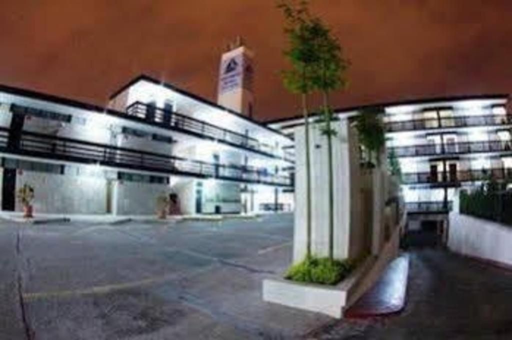 Hotel Portonovo Plaza Expo Zapopan Buitenkant foto