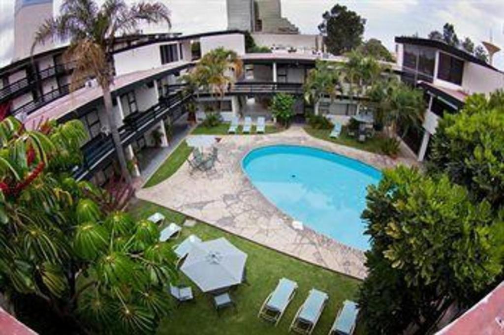 Hotel Portonovo Plaza Expo Zapopan Buitenkant foto