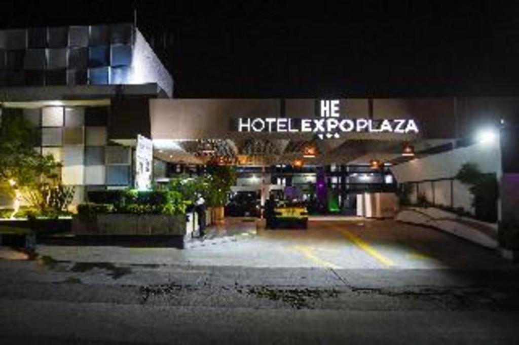 Hotel Portonovo Plaza Expo Zapopan Buitenkant foto