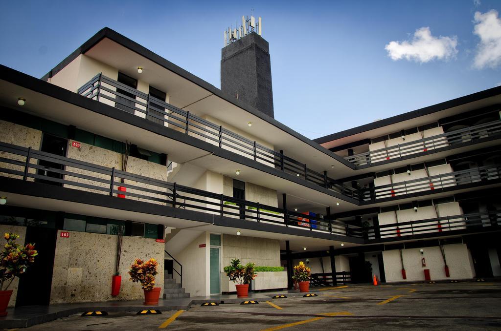 Hotel Portonovo Plaza Expo Zapopan Buitenkant foto