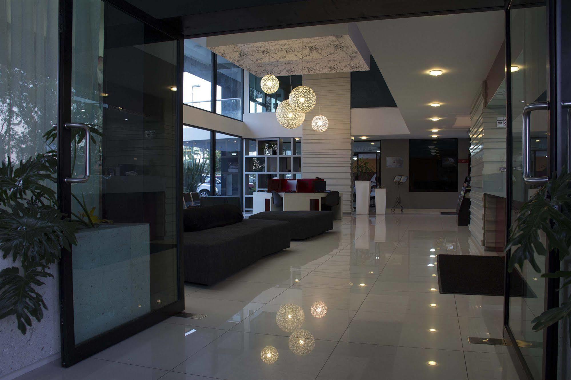 Hotel Portonovo Plaza Expo Zapopan Buitenkant foto