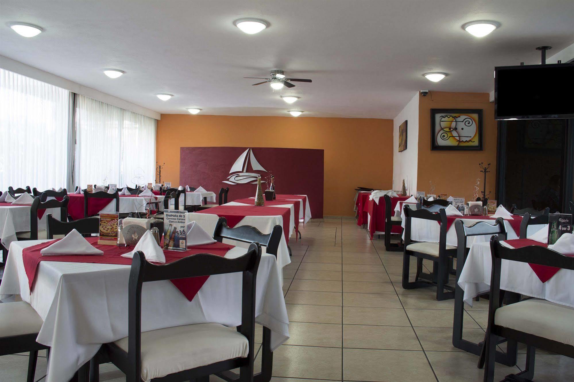 Hotel Portonovo Plaza Expo Zapopan Buitenkant foto